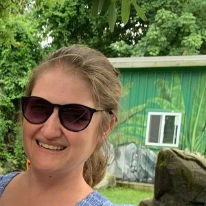 Meet your Posher, Elizabeth